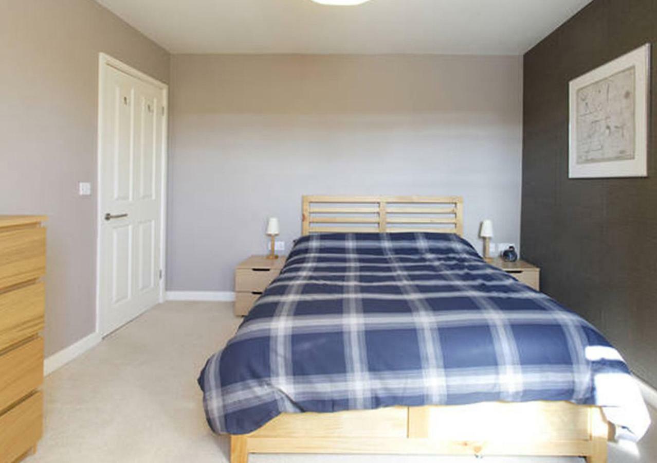 D&E Homestay Wallingford Exterior photo